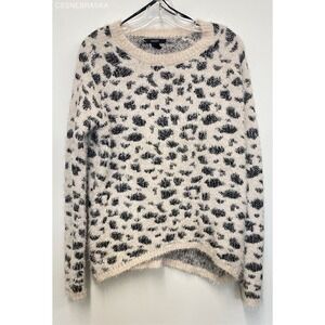 Forever 21 White Black Women's Leopard Fuzzy Sweater - Size Medium‎